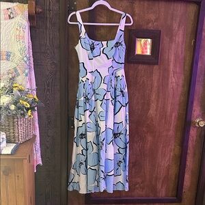 Chic Blue and White Floral Midi Dress